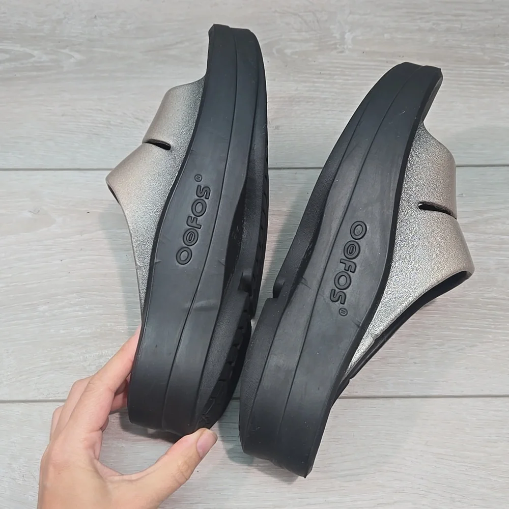 OOFOS Metallic Silver Slide Clogs - Picture 7 of 11